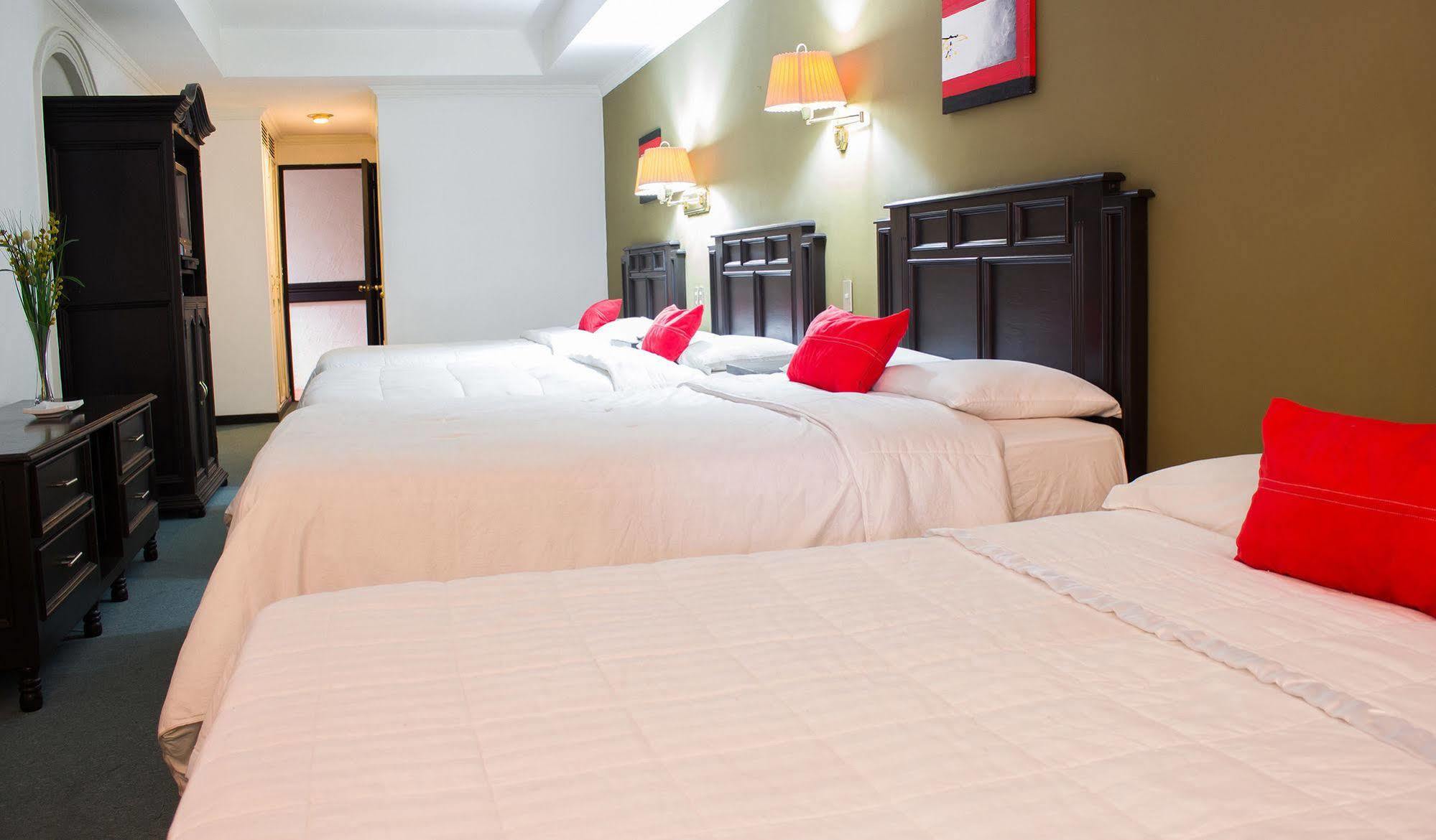Hotel Ramada Inn Сан Салвадор Екстериор снимка