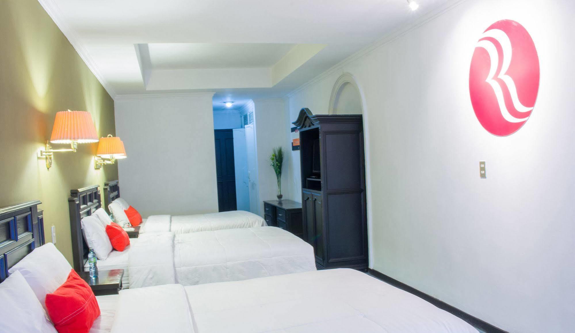 Hotel Ramada Inn Сан Салвадор Екстериор снимка